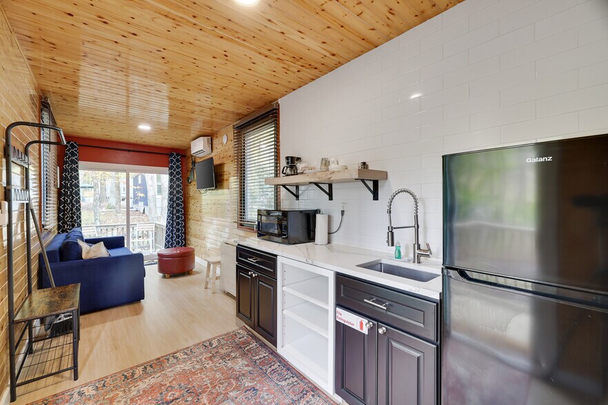 More Photos Of 2624 State Route 534, Albrightsville Hotel For Sale