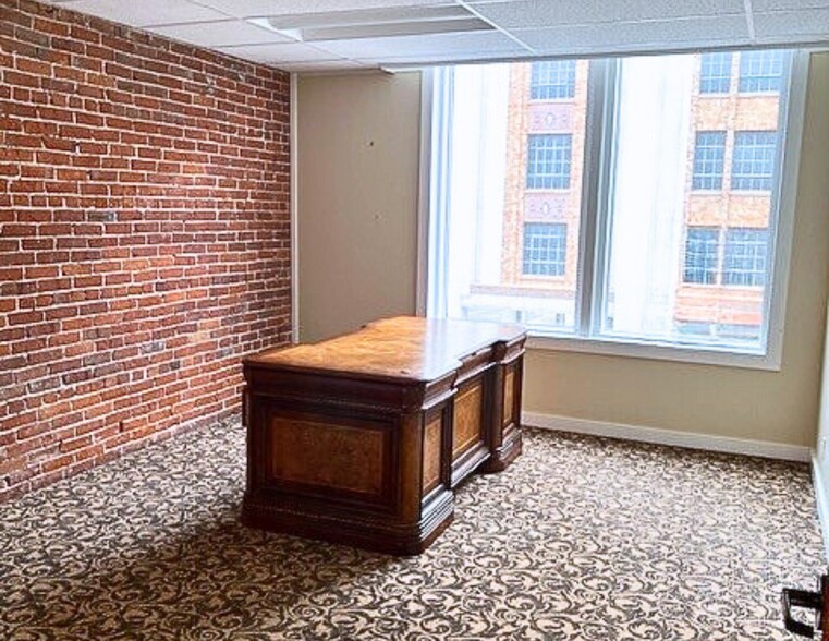 More Photos Of 425-427 W First Ave, Spokane General Retail For Sale