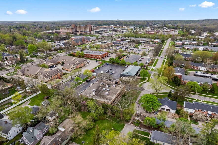 More Photos Of 805 Oakwood Dr, Rochester Office For Lease