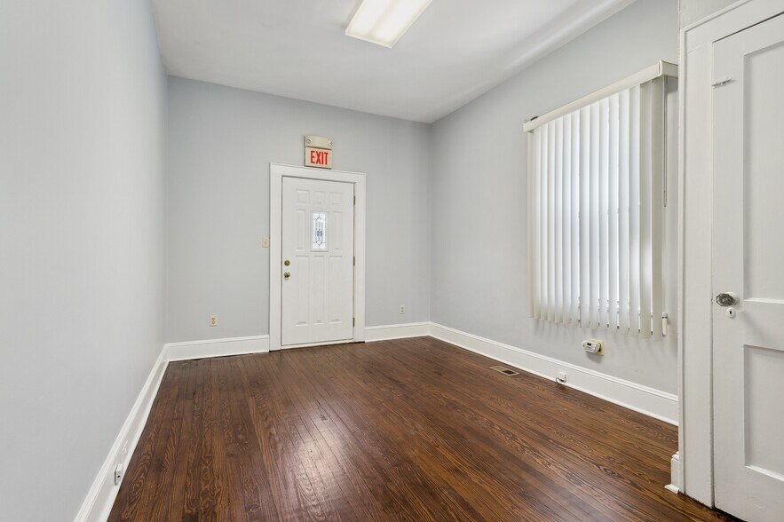 More Photos Of 586 Livingston Ave, North Brunswick Office For Sale