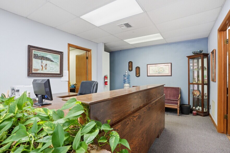 More Photos Of 115 N Jefferson Ave, Elk City Office For Sale