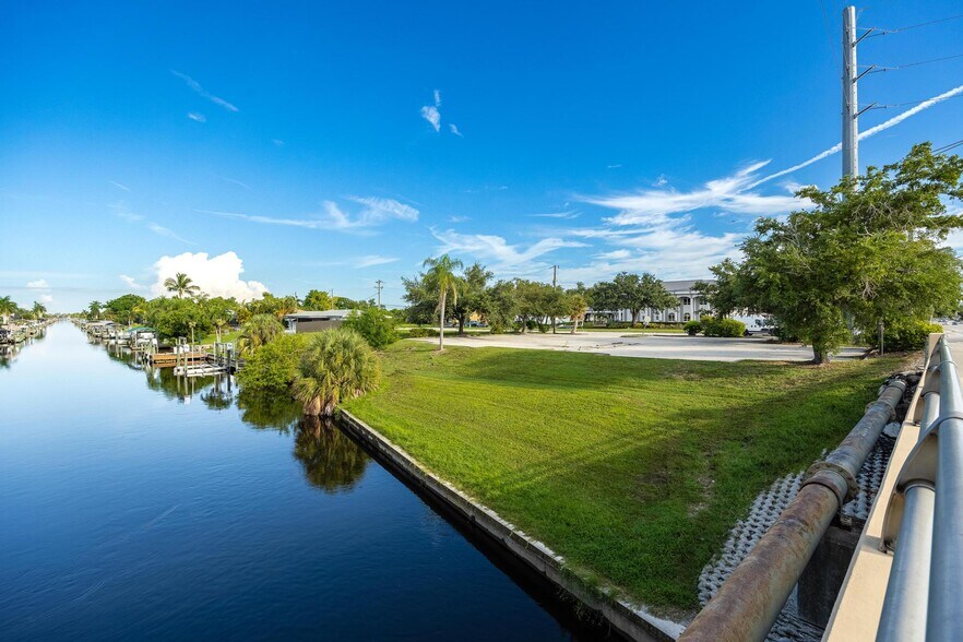 More Photos Of 1532 Shelby Pky, Cape Coral Land For Lease