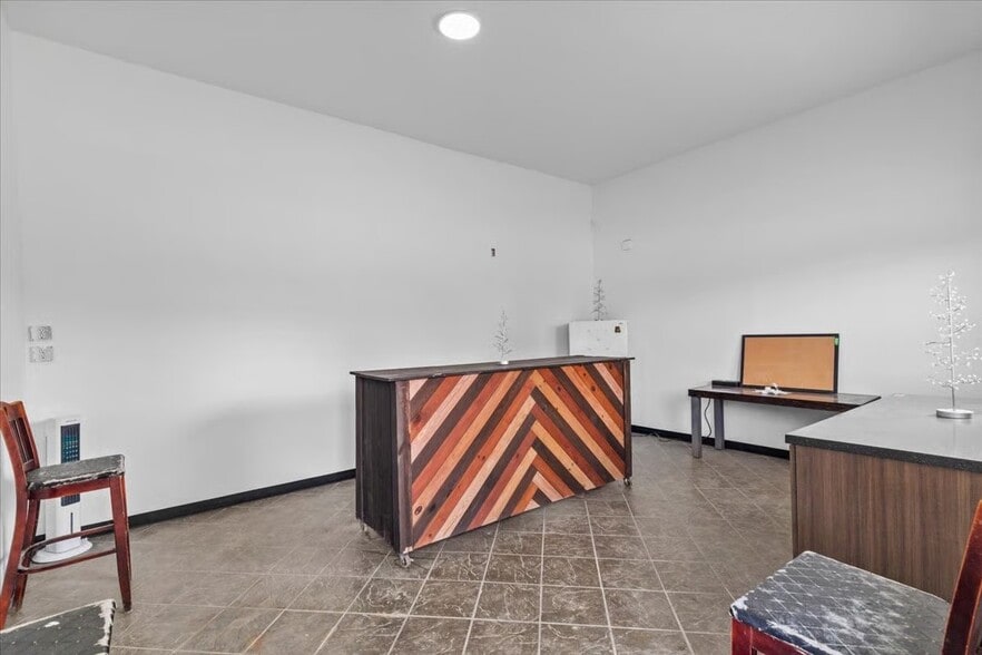 More Photos Of 749 S Edgewood Ave, Jacksonville Auto Repair For Sale