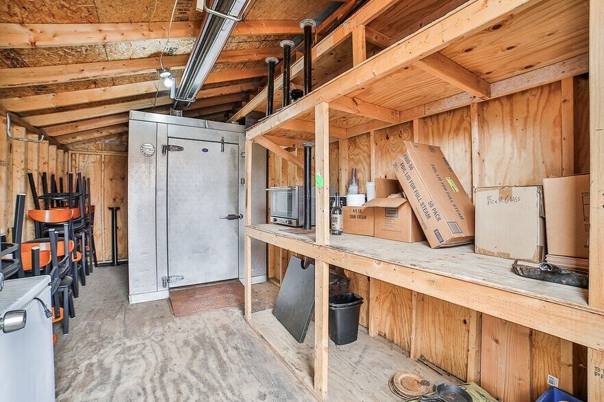 More Photos Of 3648 S Park Ave, Buffalo Restaurant For Lease