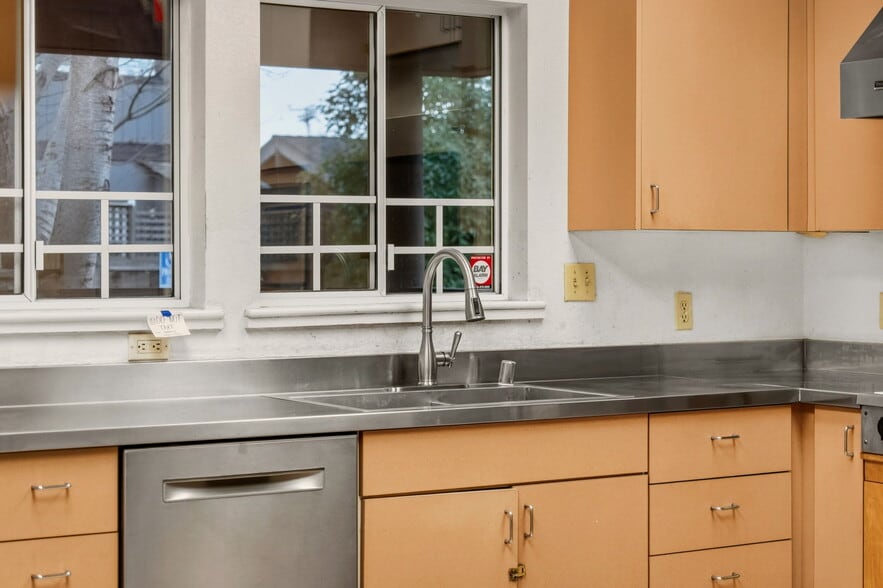 More Photos Of 24954 Cypress Ave, Hayward Multifamily For Sale