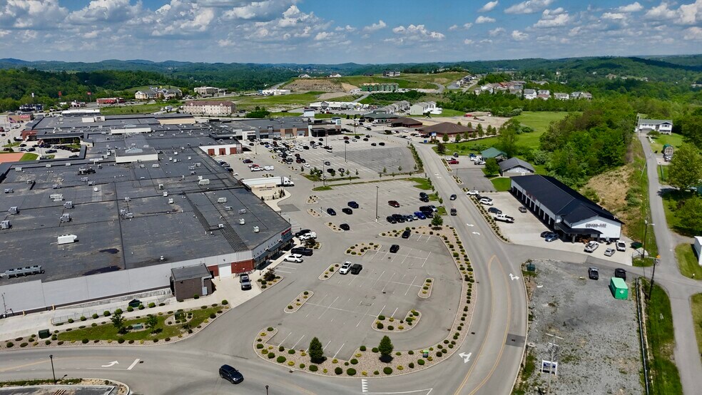 More Photos Of 2600 Middletown Commons, White Hall Unknown For Lease