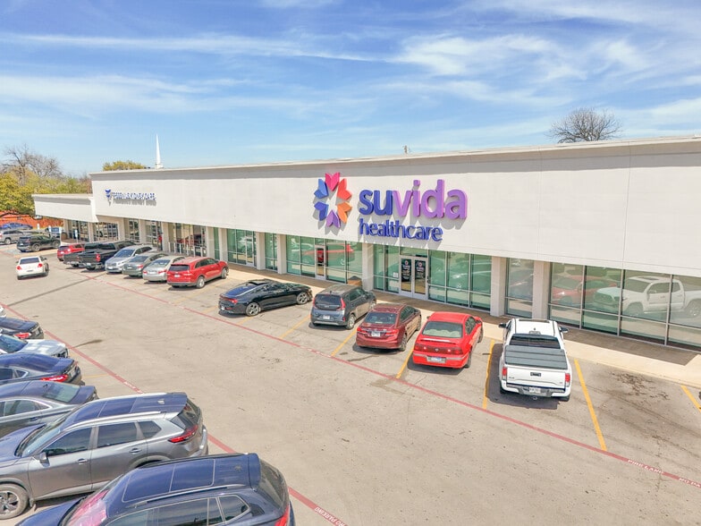 More Photos Of 312-428 S Hampton Rd, Dallas Storefront For Sale