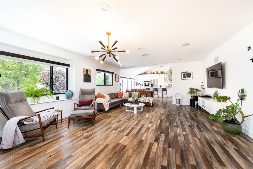 More Photos Of 1865 El Monte Dr, Thousand Oaks Apartments For Sale