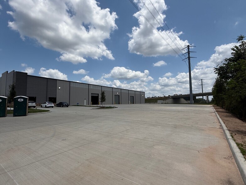More Photos Of 11315 Boudreaux Rd, Tomball Unknown For Lease