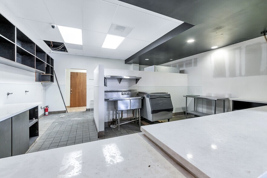 More Photos Of 301-317 W Main St, Alhambra Loft Creative Space For Sale