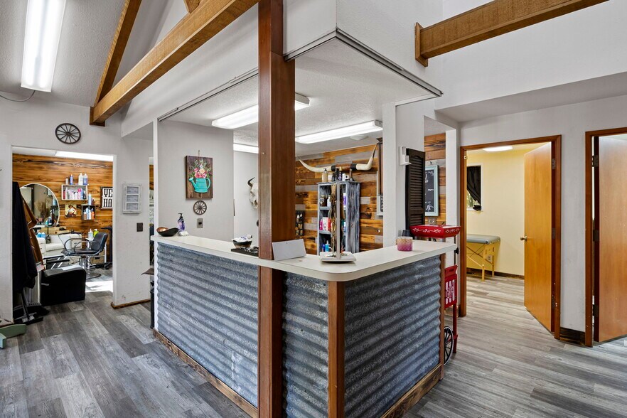 More Photos Of 92 NW Glenhart Ave, Winston Freestanding For Sale