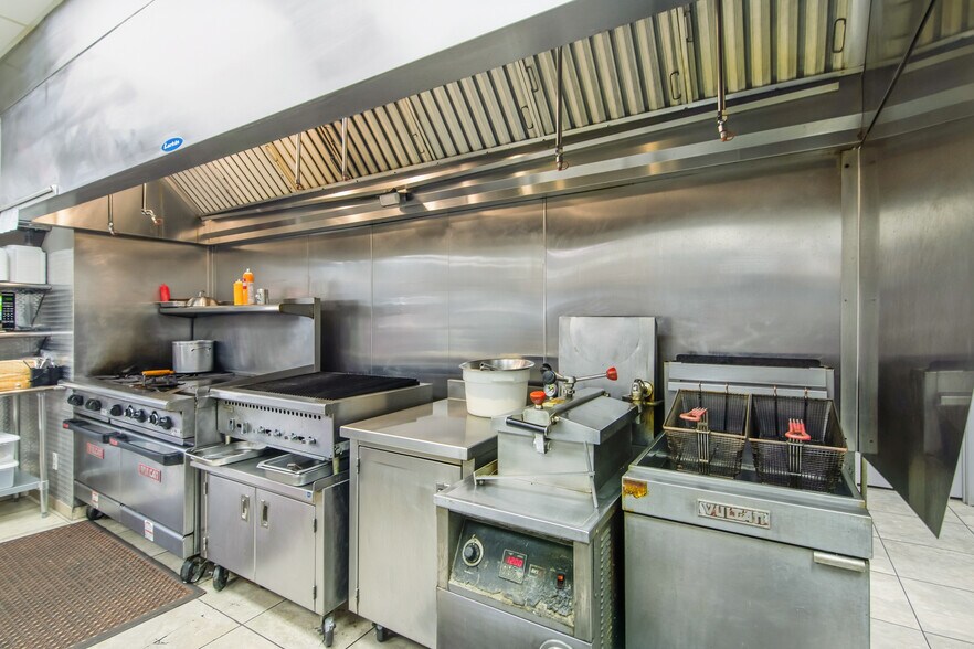 More Photos Of 7 Honey Springs Loop, Brumley Service Station For Sale