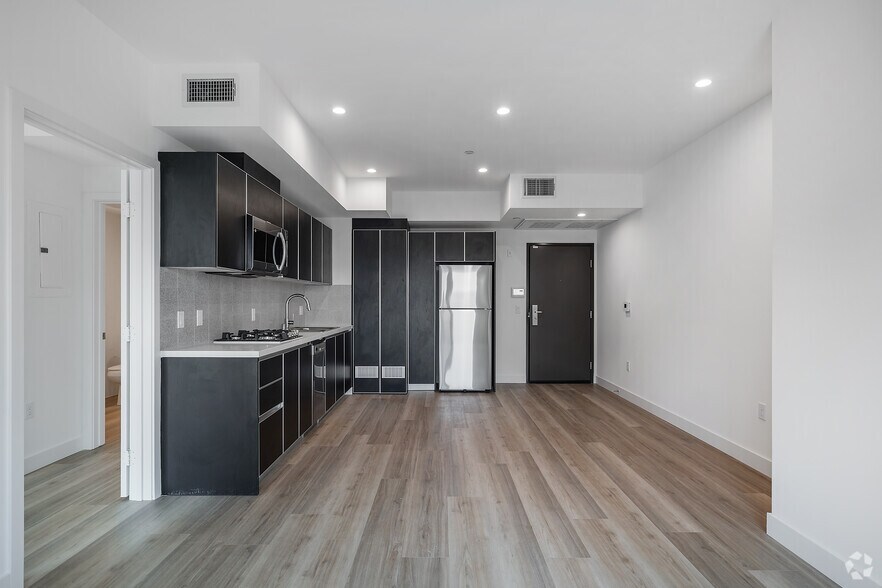 More Photos Of 951 Ogden Ave, Los Angeles Apartments For Lease