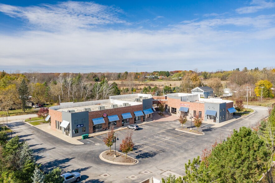 More Photos Of 51305-51311 7 Mile Rd, Northville Freestanding For Lease