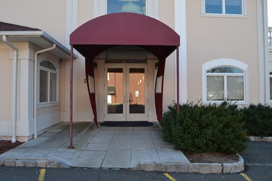 More Photos Of 119 Prospect St, Ridgewood Medical For Lease
