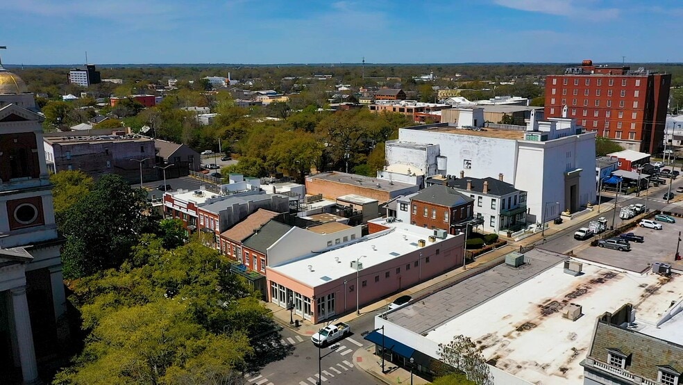 Primary Photo Of 350 Dauphin St, Mobile Restaurant For Lease