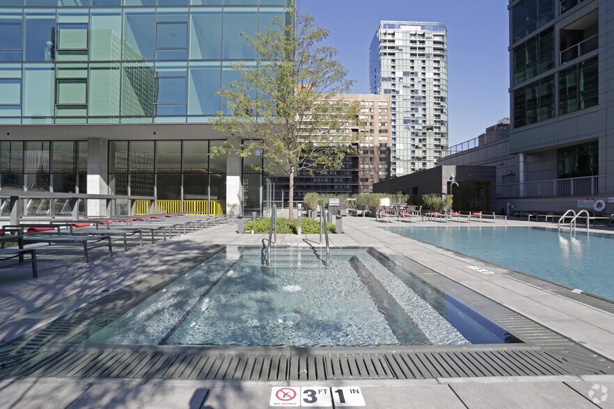 More Photos Of 220 E Illinois St, Chicago Apartments For Lease