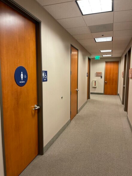 More Photos Of 925 Broadbeck Dr, Thousand Oaks Office For Lease
