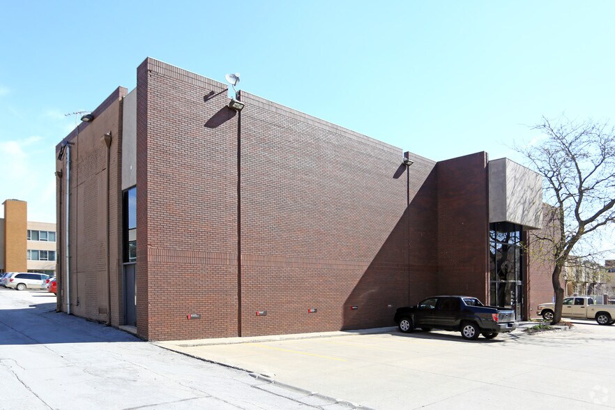 More Photos Of 516 3rd St, Des Moines Office For Sale