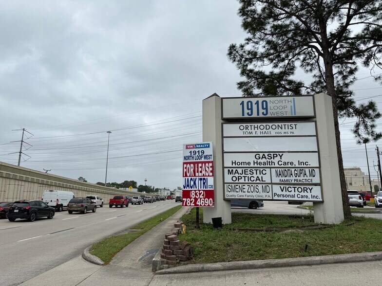 More Photos Of 1919 N Loop W, Houston Medical For Lease