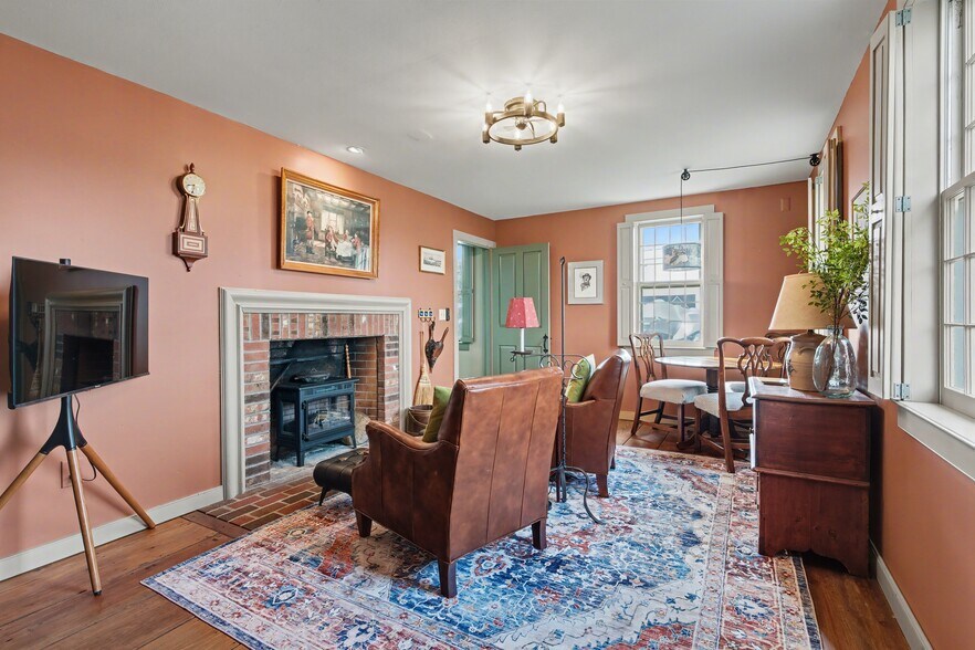 More Photos Of 11 Smith Ave, Niantic Office Residential For Sale