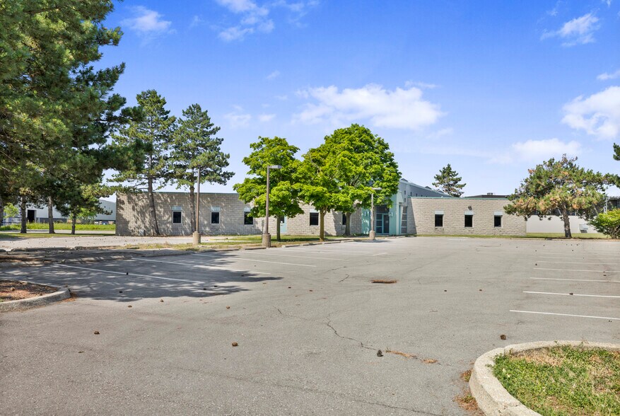 More Photos Of 3405 Rhodes Dr, Windsor Medical For Lease