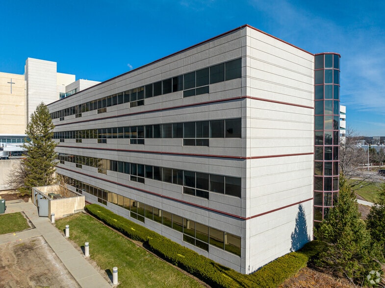 More Photos Of 4400 W 95th St, Oak Lawn Medical For Lease