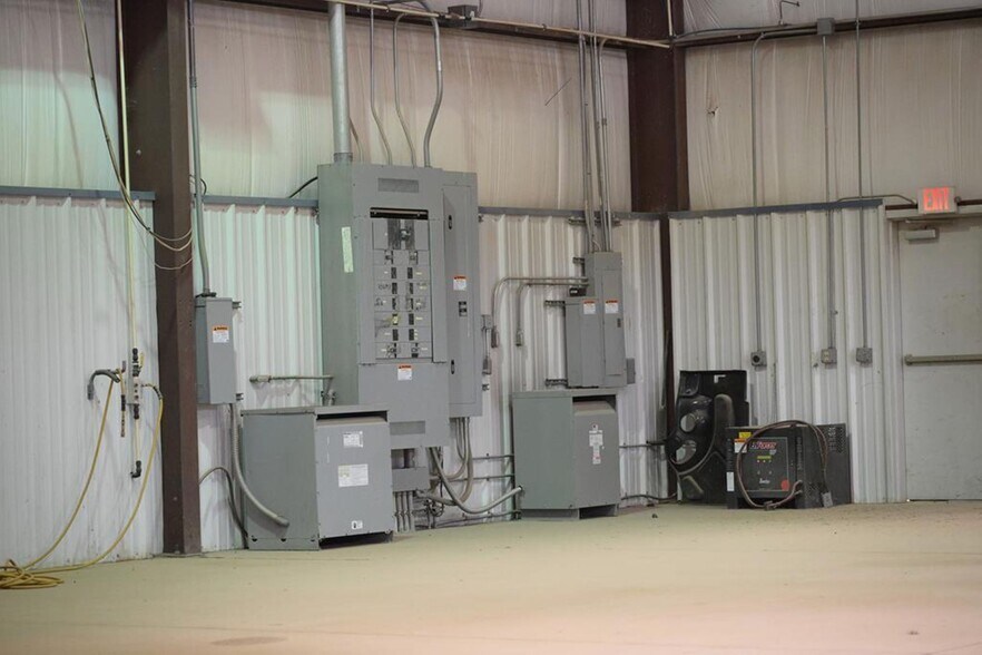 More Photos Of 3619 E State Highway 158, Midland Warehouse For Sale