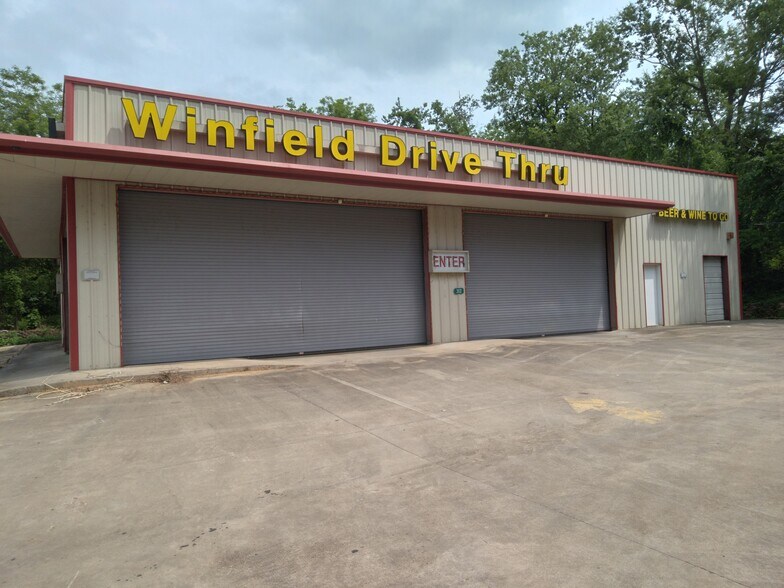 More Photos Of 8299 US 67, Winfield Storefront For Sale