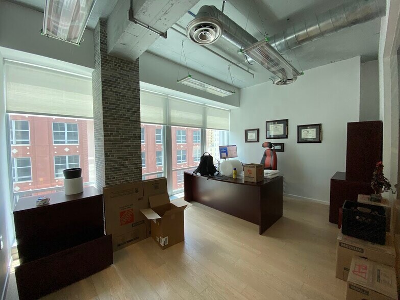 More Photos Of 14 NE 1st Ave, Miami Office For Sale