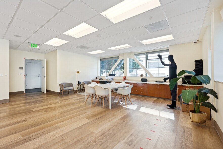 More Photos Of 850 Battery St, San Francisco Office For Lease