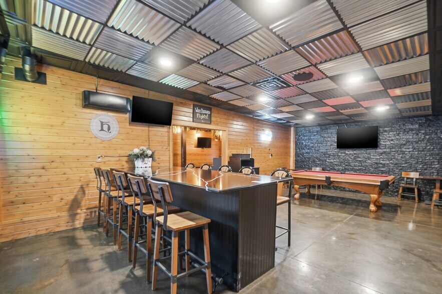 More Photos Of 2330 Bright Rd, Findlay Sports And Entertainment For Sale