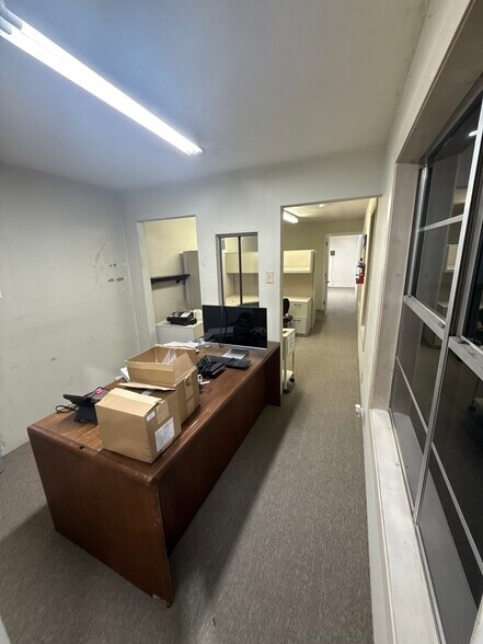 More Photos Of 1223 Crestdell Dr, Duncanville Warehouse For Lease