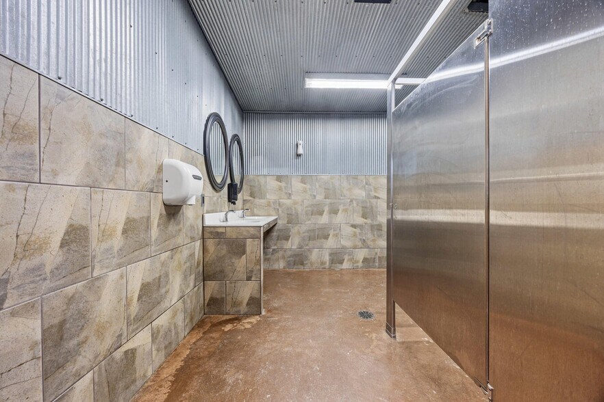 More Photos Of 511 Fergus Ave, Erhard Restaurant For Sale