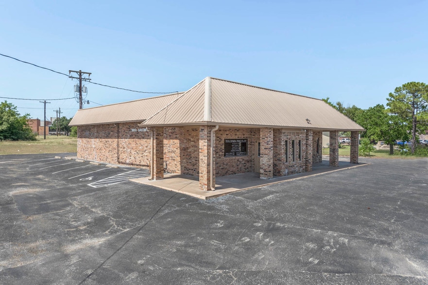 Primary Photo Of 1803 Greenfield Plz, Bryan Office For Lease