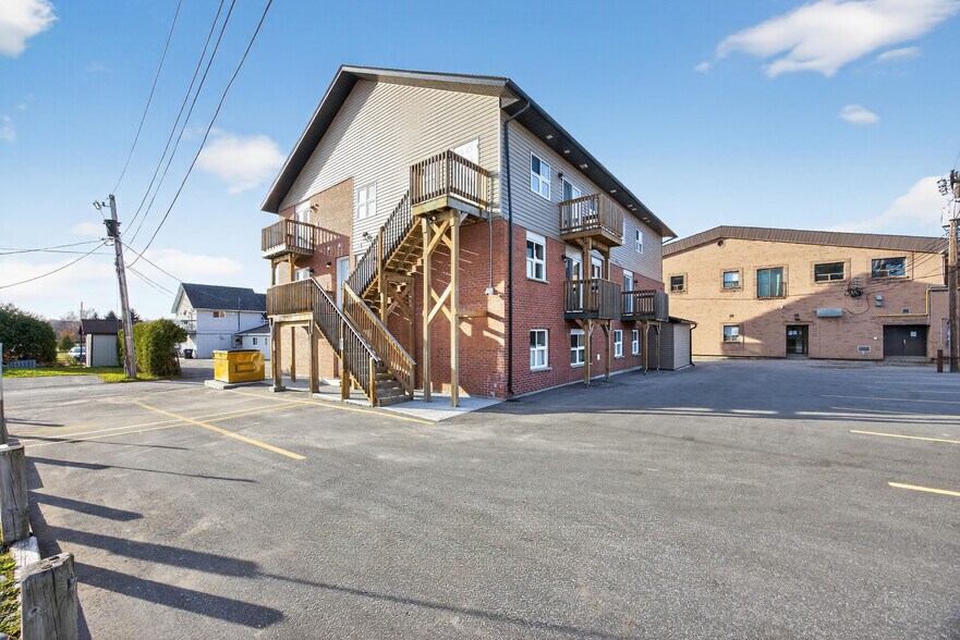 More Photos Of 2 Tessier Dr, Penetanguishene Apartments For Sale