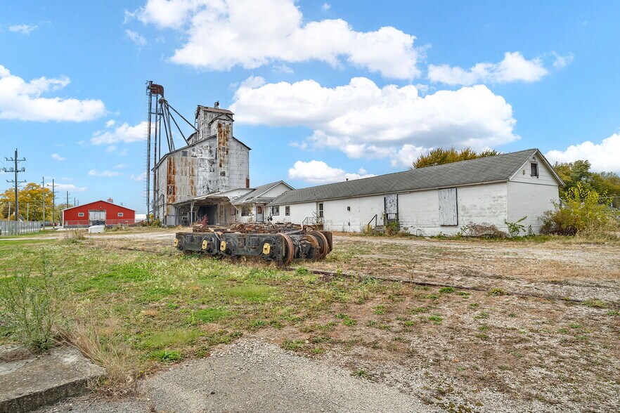 More Photos Of 604 South St, Mazon Warehouse For Sale