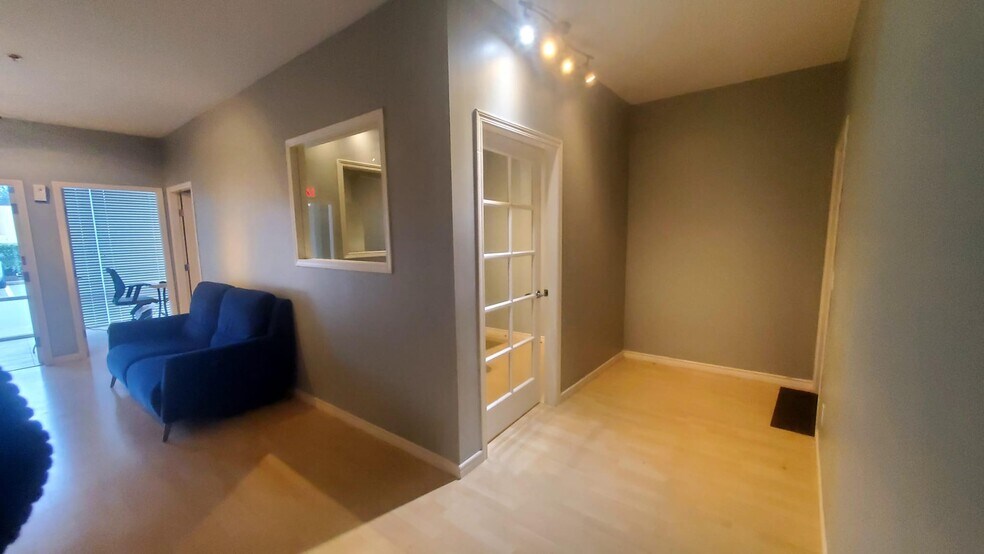 More Photos Of 2071 Kingsway Ave, Port Coquitlam Flex For Sale