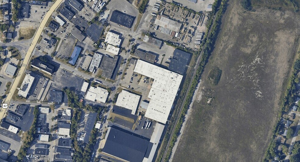 More Photos Of 7722-7728 Reinhold Dr, Cincinnati Warehouse For Lease