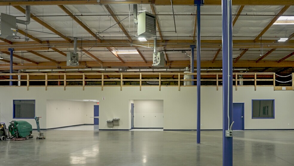 More Photos Of 19405 68th Dr NE, Arlington Manufacturing For Lease