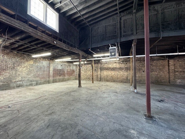 More Photos Of 1616 Rowan St, Louisville Office For Lease