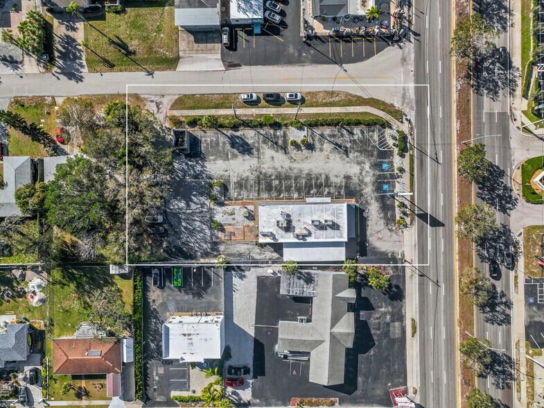 More Photos Of 4413 S Tamiami Trl, Sarasota Restaurant For Sale