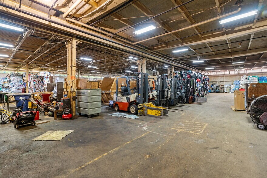 More Photos Of 8122 Reilly Ave, Saint Louis Manufacturing For Sale