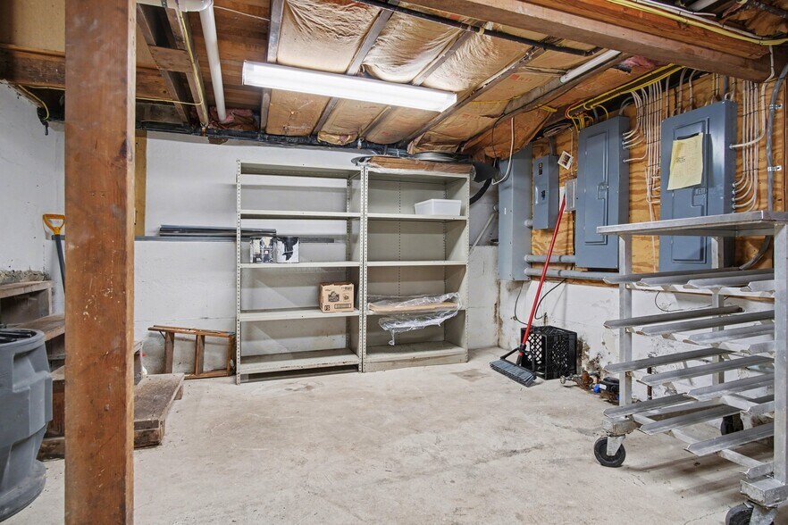 More Photos Of 328 Lake Road East Frk, Hamlin Restaurant For Sale