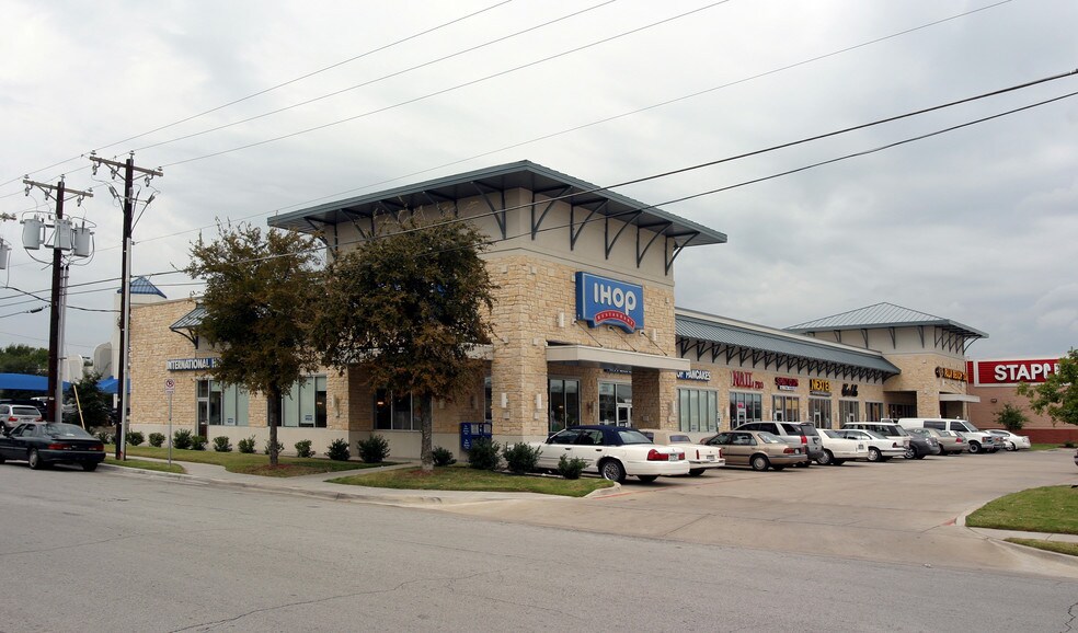 More Photos Of 1664 S University Dr, Fort Worth General Retail For Lease