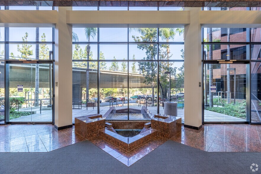 More Photos Of 2878 Camino del Rio S, San Diego Office For Lease