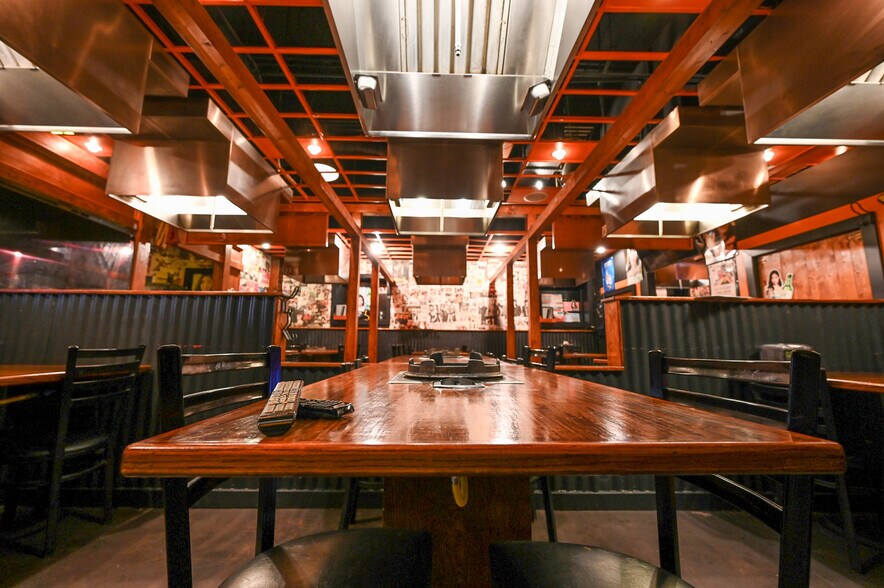 More Photos Of 8503 Baltimore Ave, College Park Restaurant For Lease