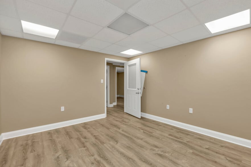 More Photos Of 128 W Charlotte Ave, Punta Gorda Office Residential For Sale