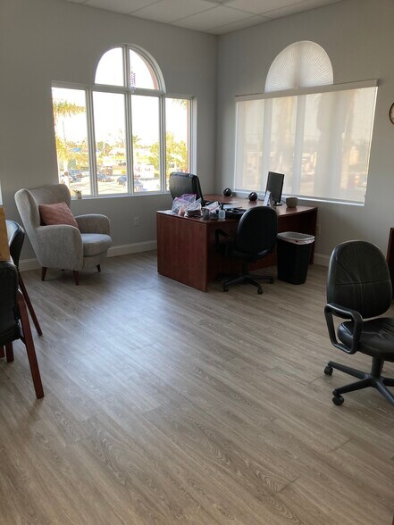 More Photos Of 3208 Chiquita Blvd S, Cape Coral Office For Lease