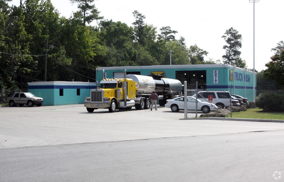 Primary Photo Of 4136 Old McDonough Rd, Conley Service For Lease